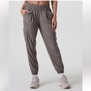 Vuori Villa Cargo Jogger - olive/khaki green